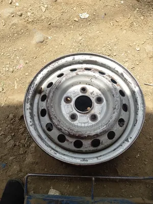Toyota Vigo 2012 Rim Size 14(5 Holes)