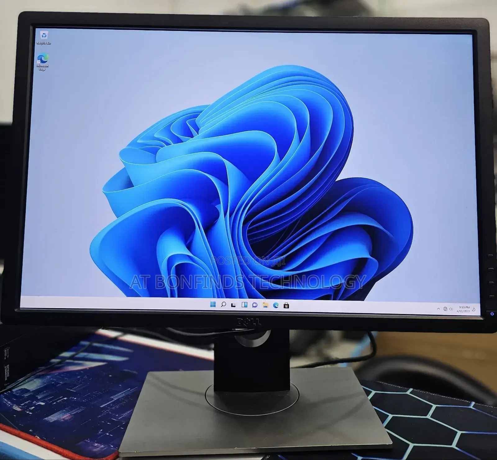 Dell 22 Inch Monitor 
Vga/Dvi /Display