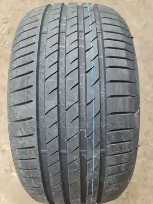 245 /40 R18 Maxtrek Tyres (Highway)