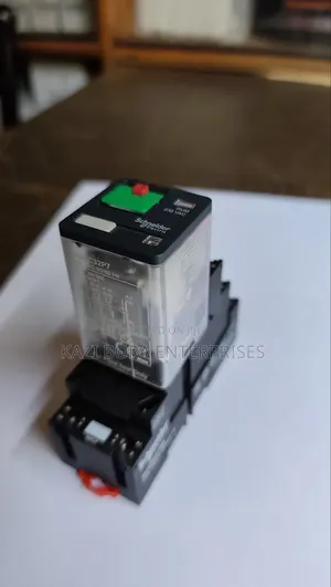 11-Pin Relay Schneider Electric