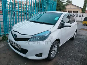 Toyota Vitz 2012 White