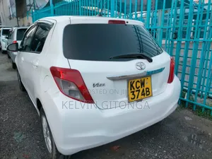 Toyota Vitz 2012 White