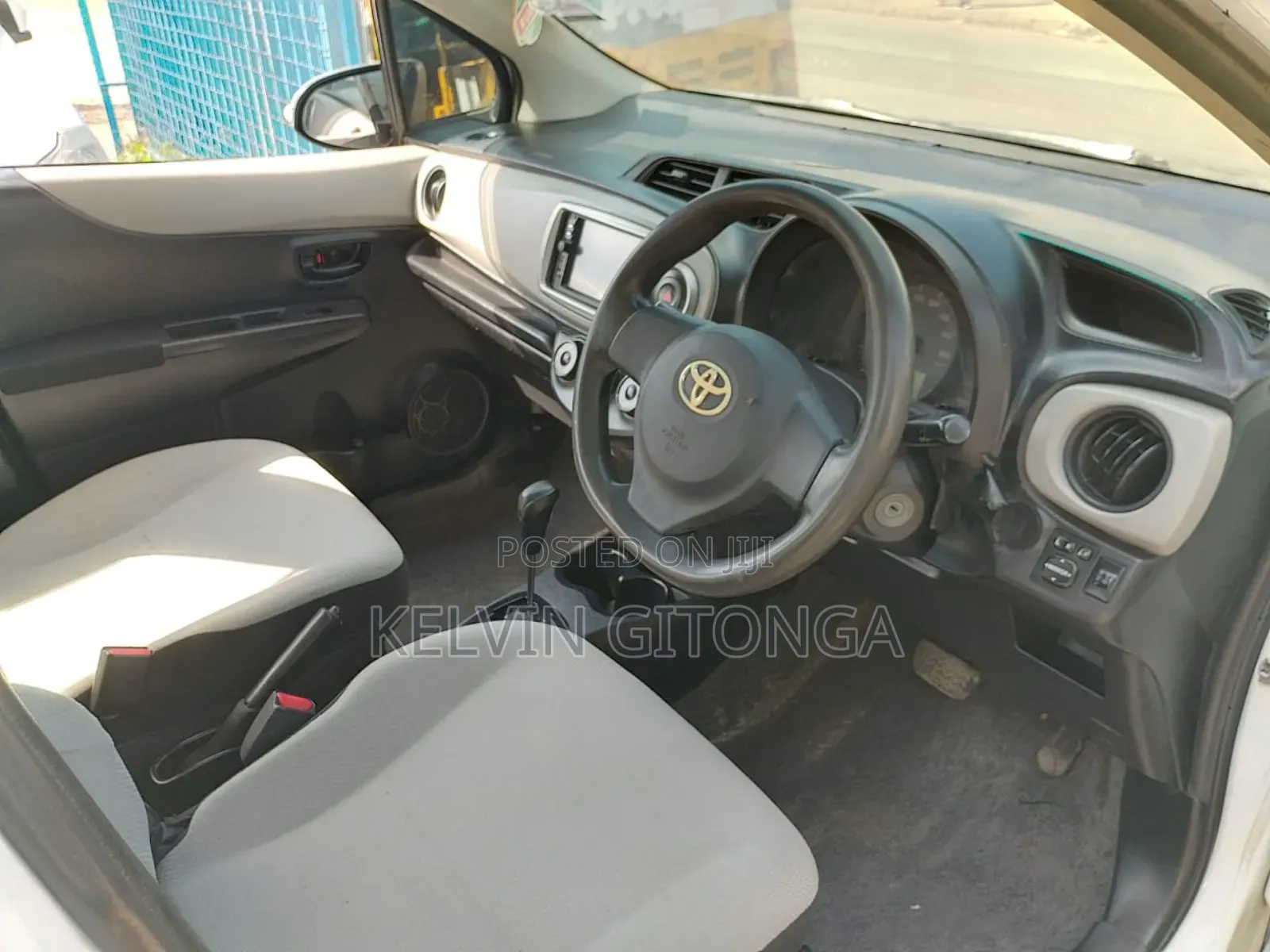 Toyota Vitz 2012 White