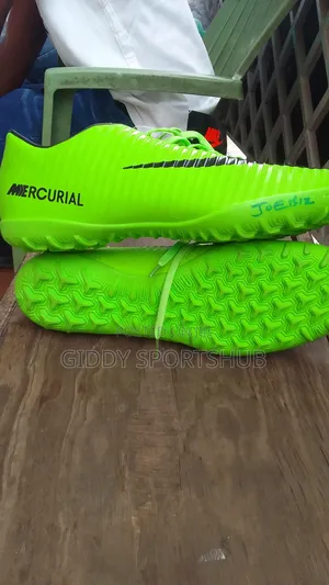 Luminous Green Size 44 Trainner