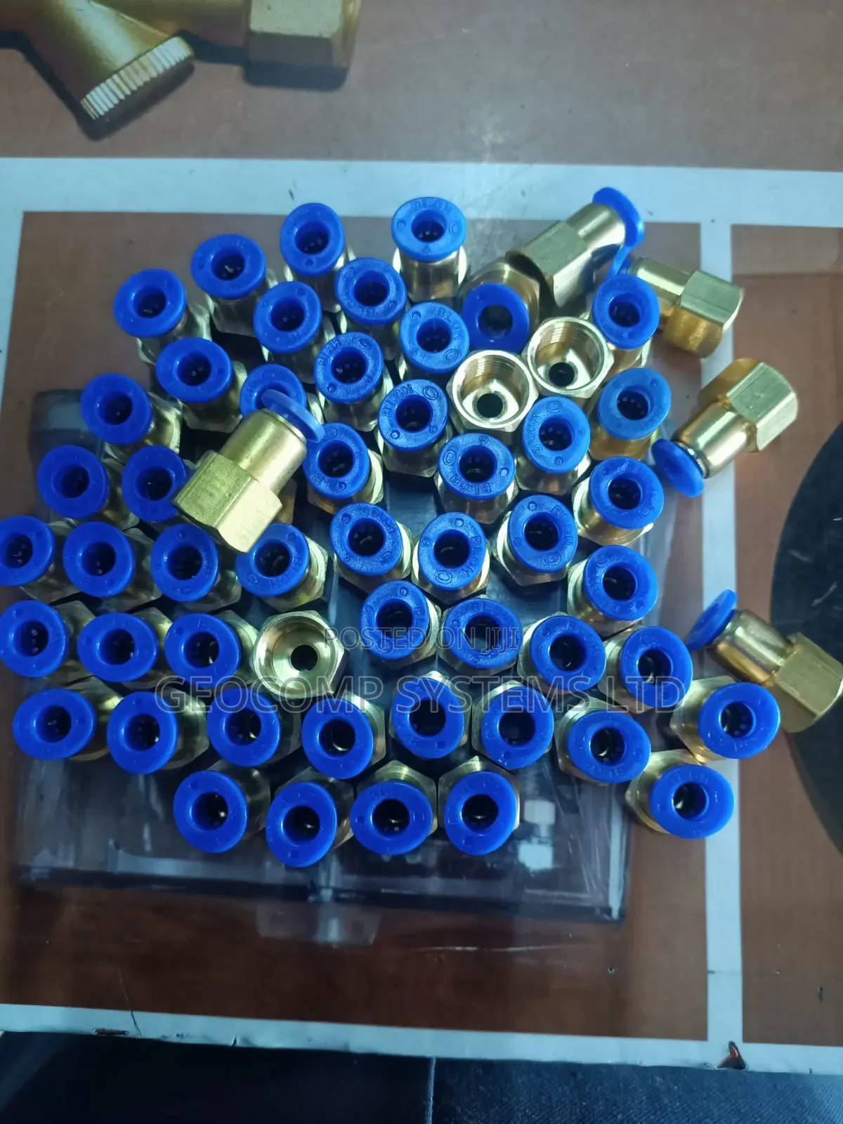 Neumatic Connectors