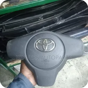 Toyota Ist 2010 Steering Wheel Airbag