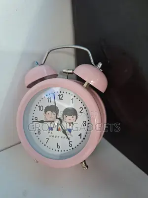 Old School Analog Clock – Manual Alarm With Big Numbers