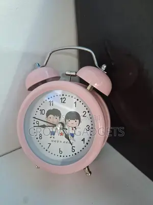 Old School Analog Clock – Manual Alarm With Big Numbers