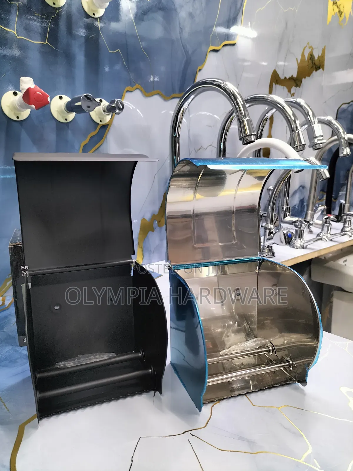 Tissue Holder Black
