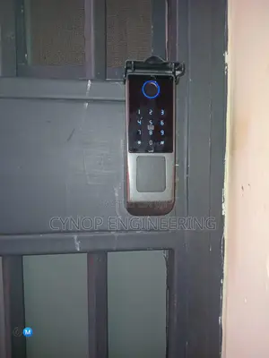 Intelligent Smart Gate Locks for Hotels