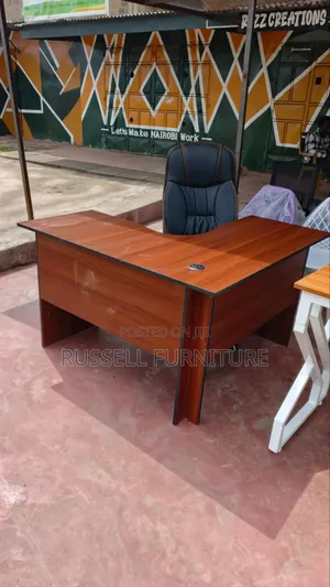 Comfortable Leather Office Chairs and Lshape
