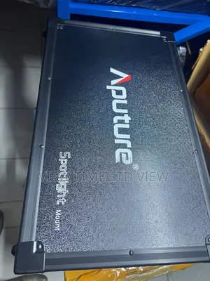 Aputure Spotlight Mount Set With 36° Lens