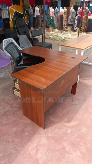 Adjustable Office Chair and Lshape Table