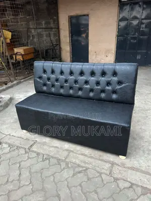 Black Leather 5ft Restaurant Couch