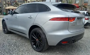 Jaguar F-Pace 2017 Silver