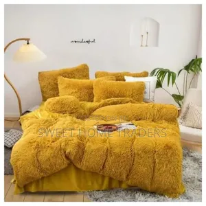 Fluffy Duvet With Pillows Case and Bedsheet