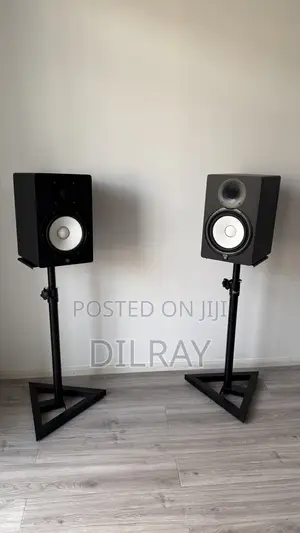 Yamaha Hs8 Studio Monitors (Free Stands)