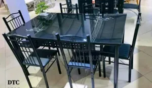 6 Sitter Glass Dining Table With Leather Seats