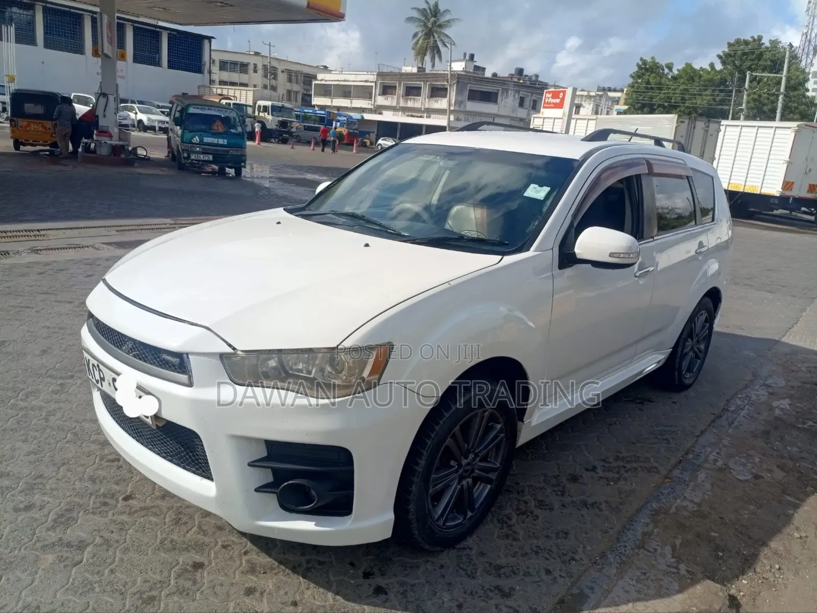 Mitsubishi Outlander 2011 White