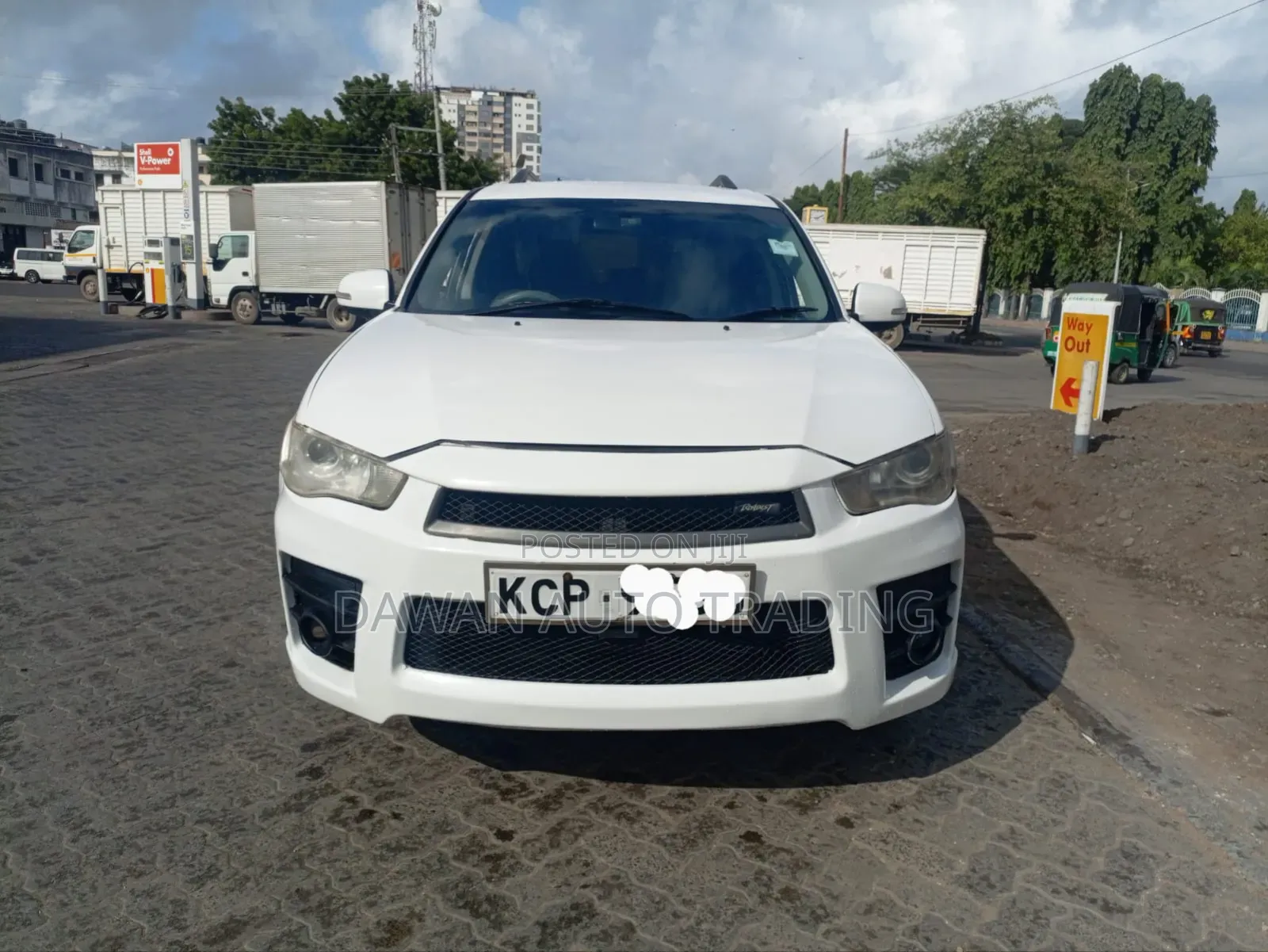 Mitsubishi Outlander 2011 White