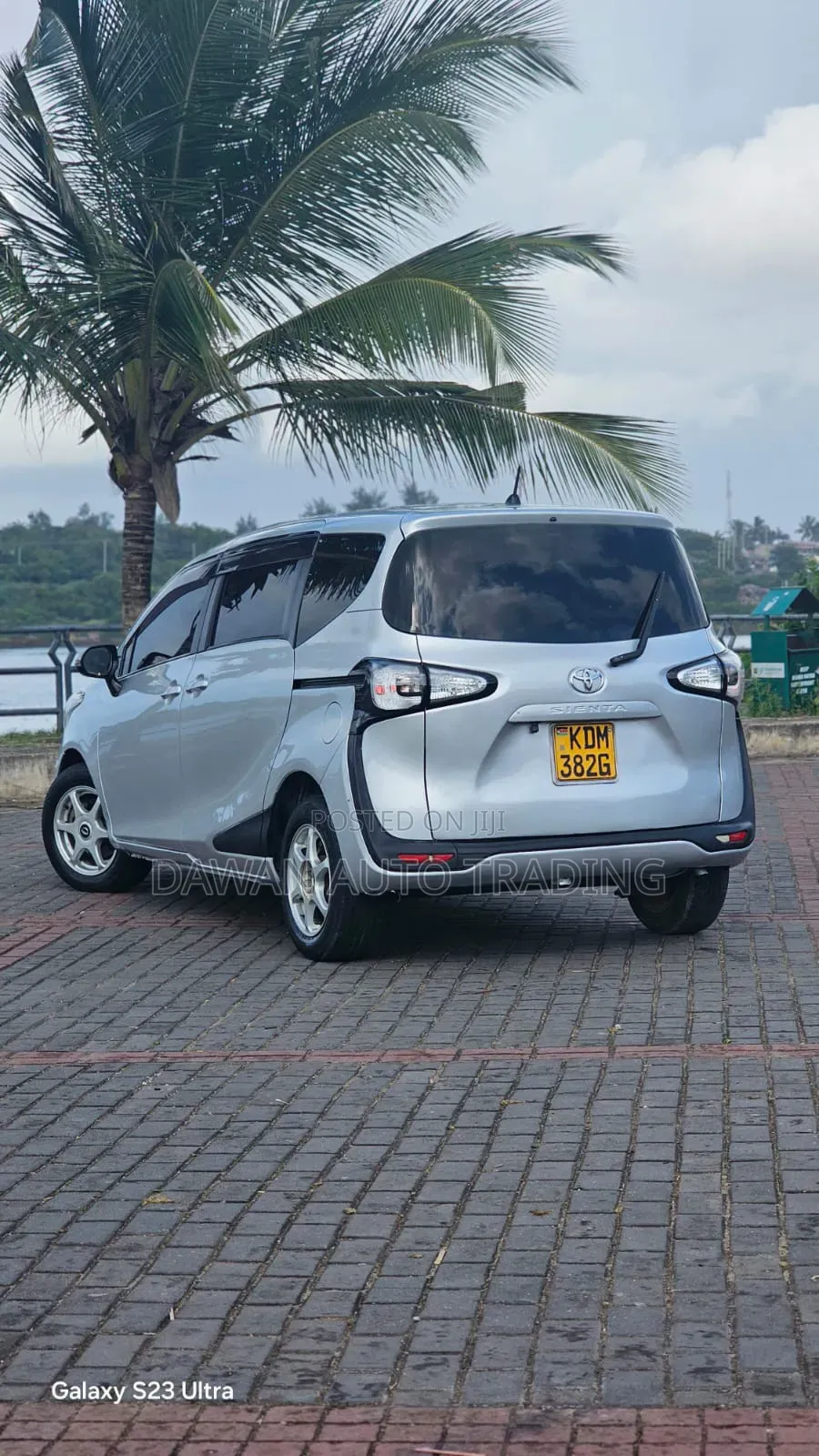 Toyota Sienta 2016 Silver