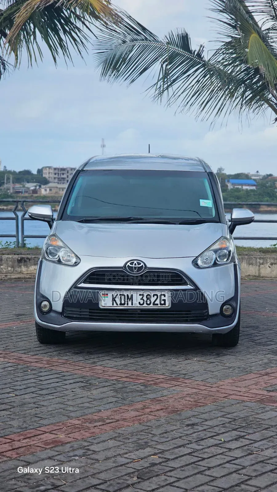 Toyota Sienta 2016 Silver