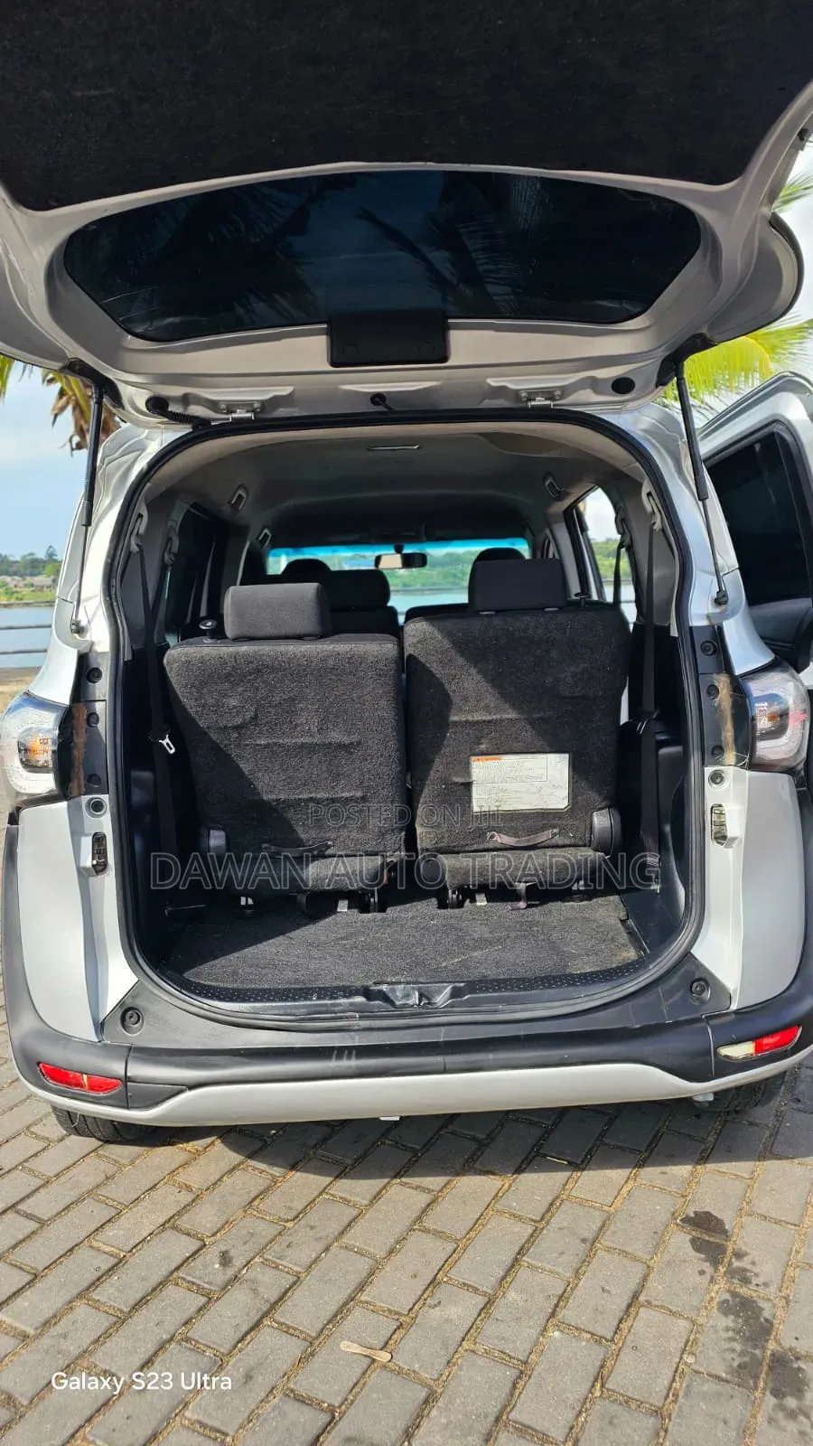 Toyota Sienta 2016 Silver