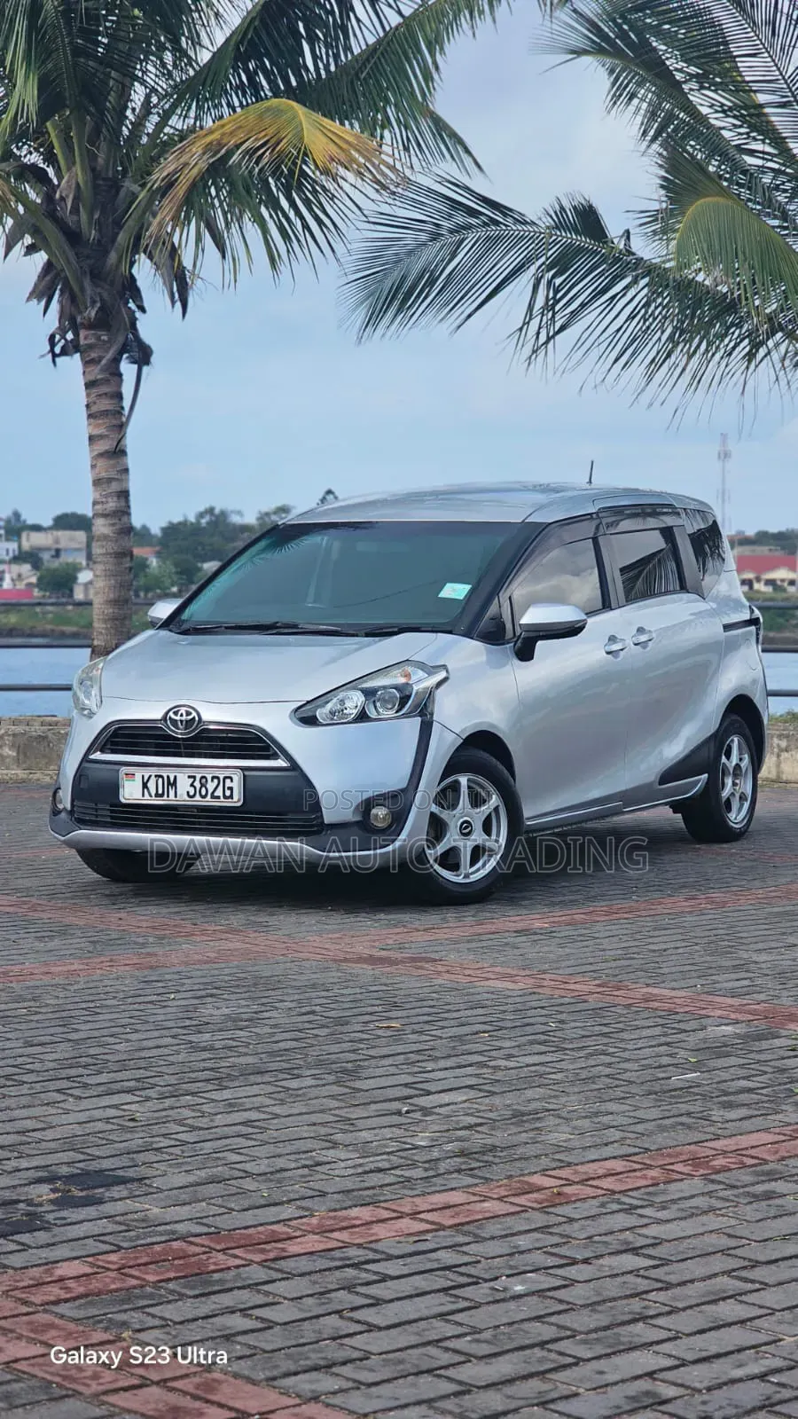 Toyota Sienta 2016 Silver