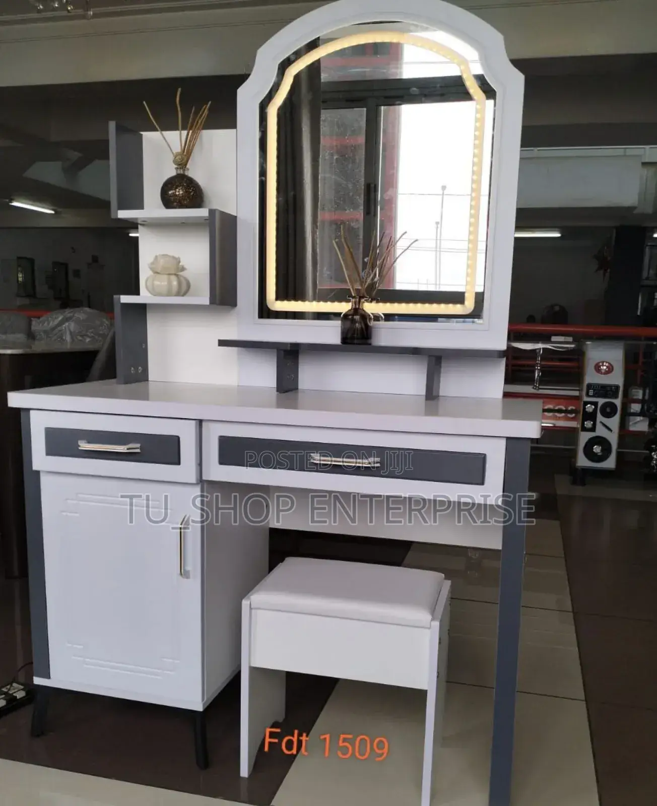 Dressing Table !!Executive Big Dressing Table With Sliding