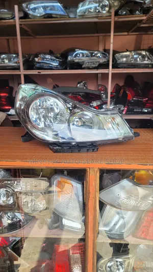 Nissan Wingload Headlight Complete With Bulbs  Non Synon