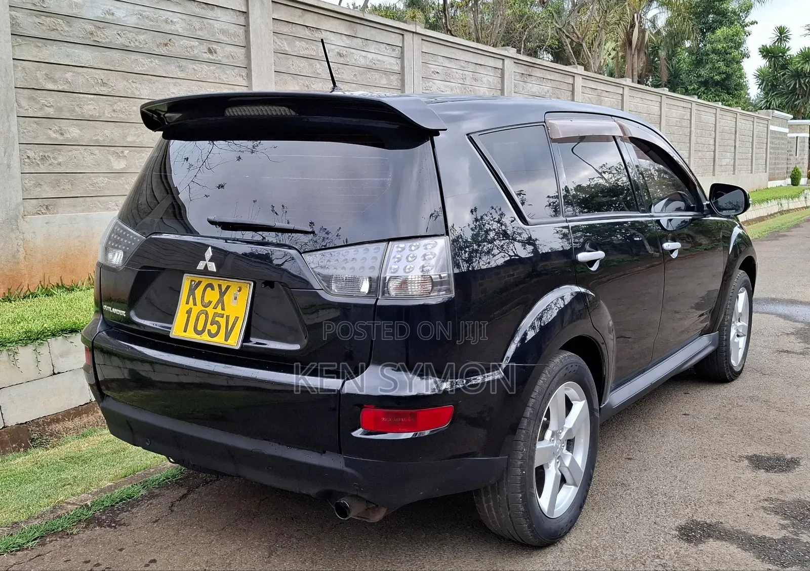 Mitsubishi Outlander SE 2011 Black