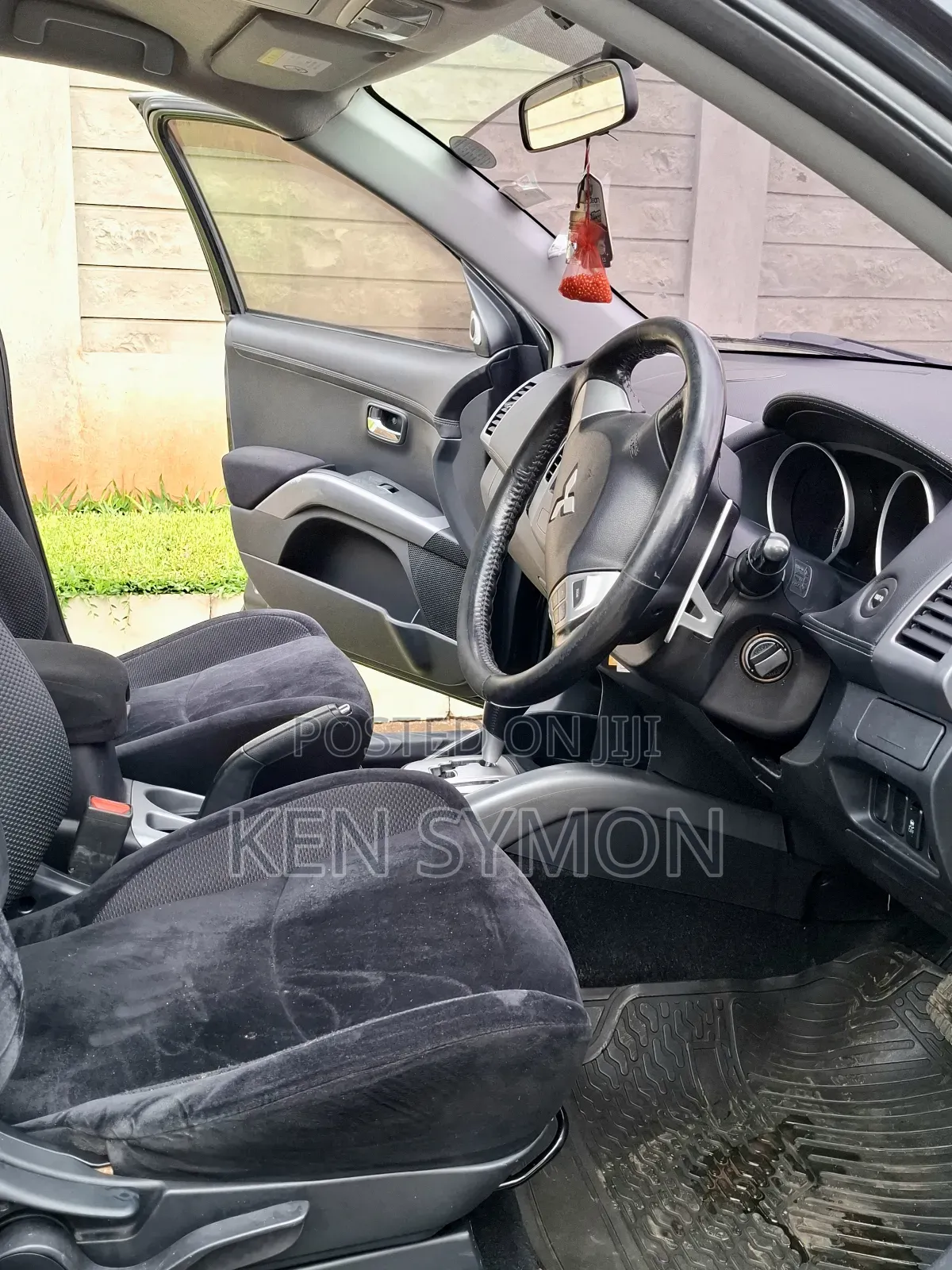 Mitsubishi Outlander SE 2011 Black