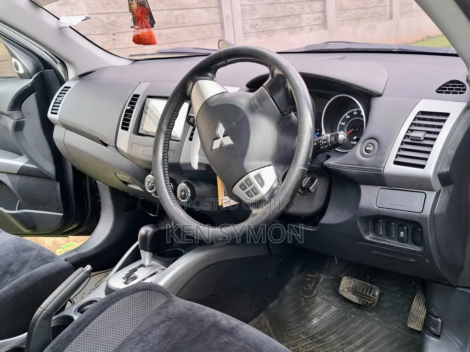 Mitsubishi Outlander SE 2011 Black