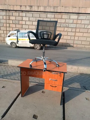 Wooden Lockable Office Desk With Mesh Office Chair Black Jk9