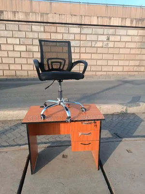 Quality Wooden Lockable Office Desk With Mesh Chair Gf3w