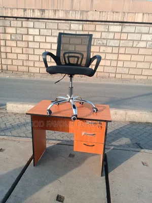Vintage Modern Office Desk With Secretarial Mesh Chair Hz3w
