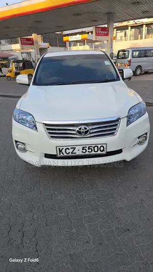 Toyota Vanguard 2013 White