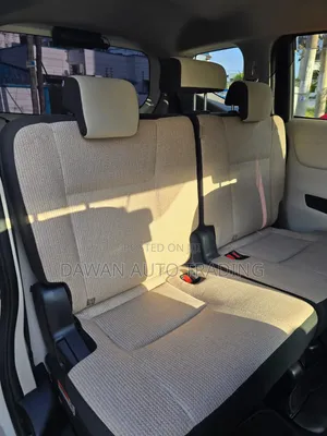 Toyota Sienta 2017 White