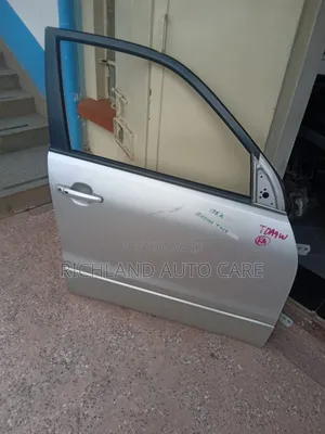 Suzuki Escudo Front Right Door