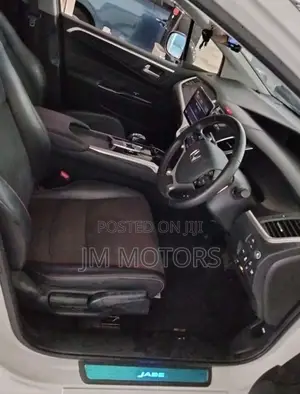 Honda Jade 2018 White