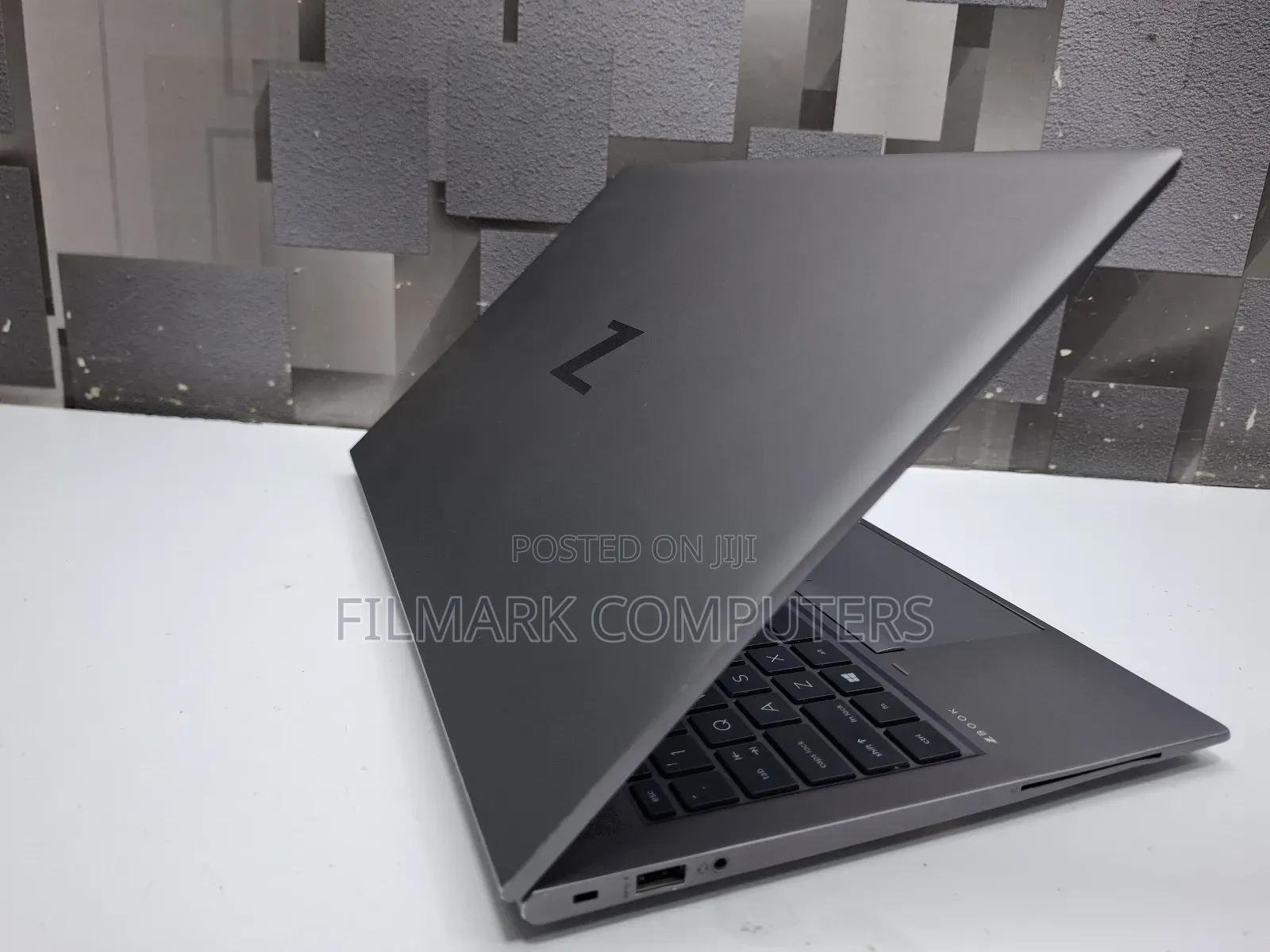 Laptop HP ZBook Firefly G8 32GB Intel Core i7 SSD 1T