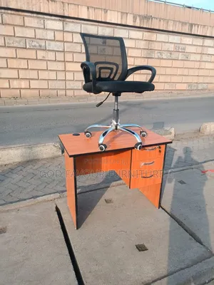 Swivel Adjustable Office Chair With Brown Office Desk Vf3z