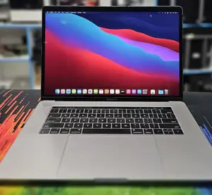 Laptop Apple MacBook Pro 2017 16GB Intel Core i7 SSD 512GB