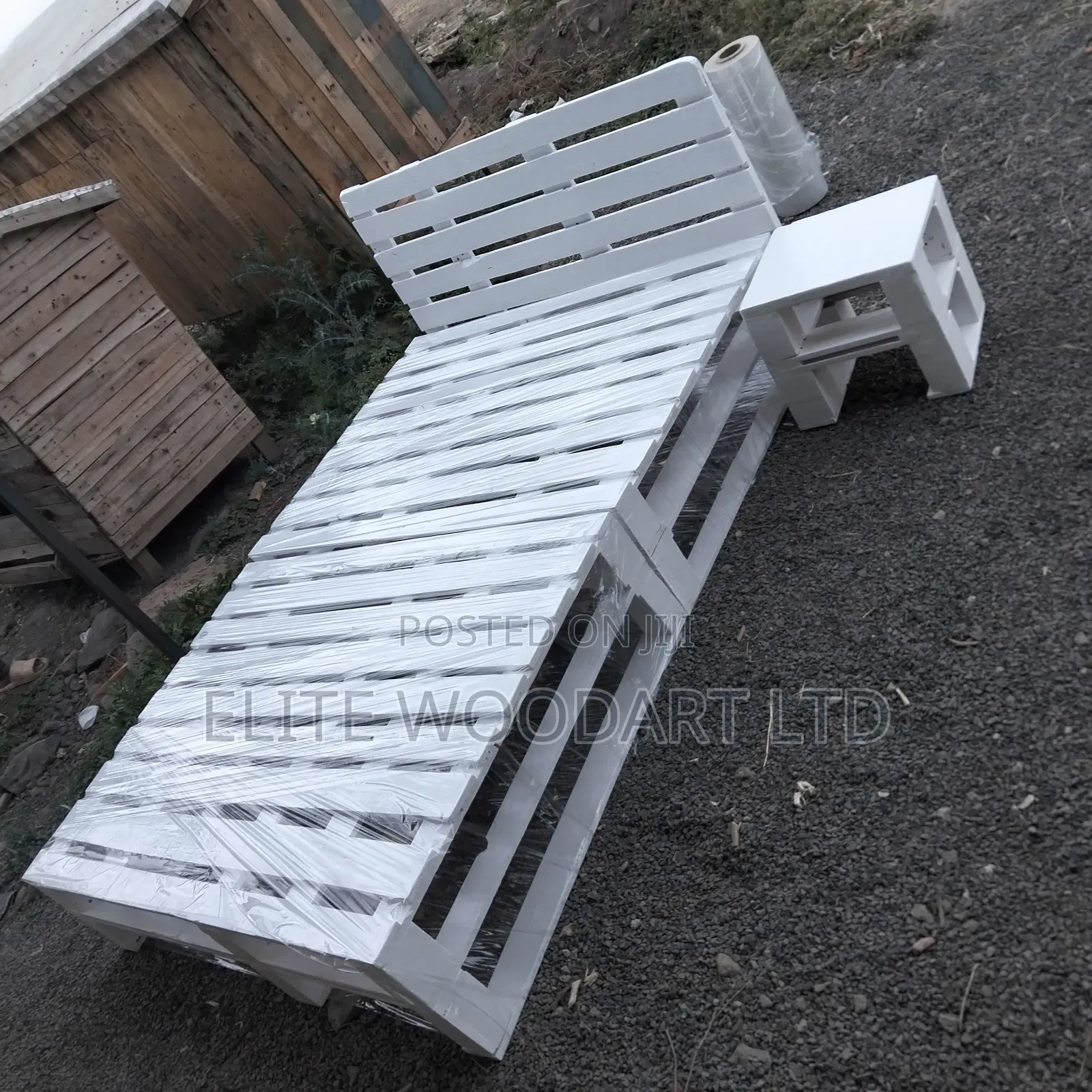 White Haven Pallet Bed