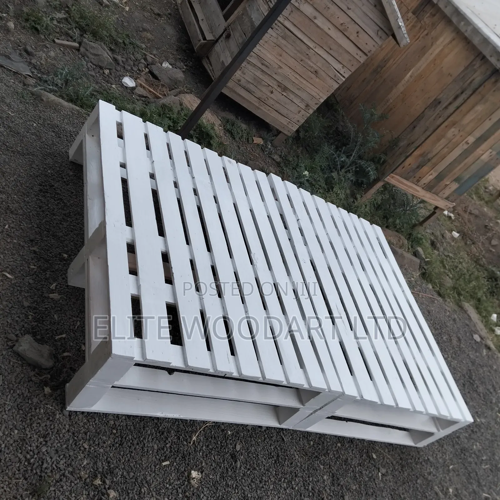 Silky Smooth White Pallet Bed