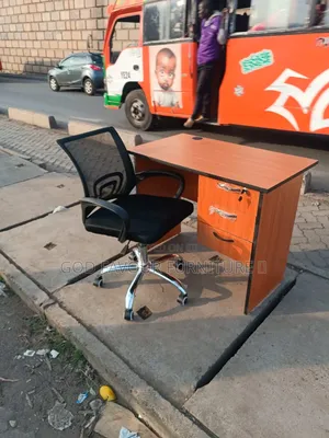 Vintage Adjustable Mesh Office Chair With Lockable Desk Qc5r