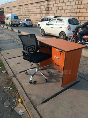 Modern Unique Office Desk With Mesh Swivel Office Chair Jw8m