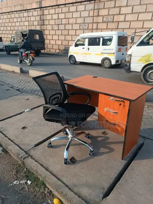 Vintage Black Mesh Office Chair With Lockable Desk Hf5c