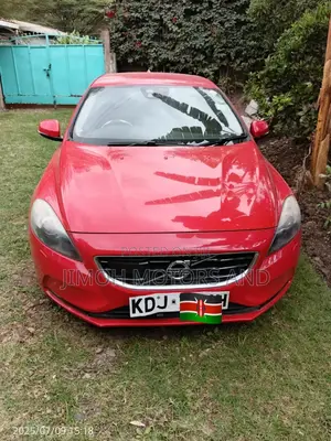 Volvo V40 2015 Red