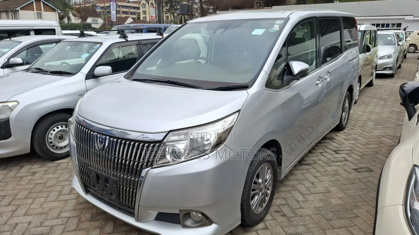 Toyota Noah 2.0 FWD (7 Seater) 2017 Silver